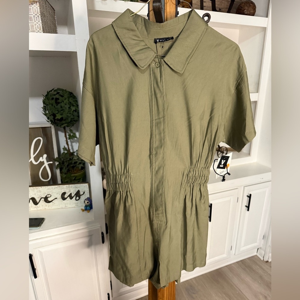 🔆NWT Very J Khaki Button-Up Romper